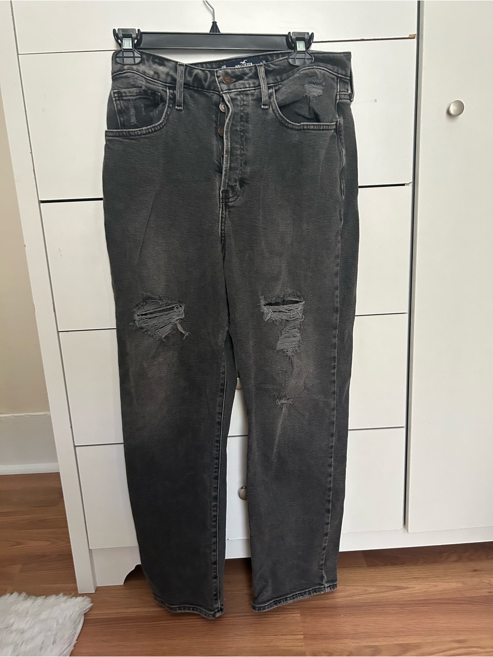 Hollister Women’s Relaxed Distressed Black Jeans
